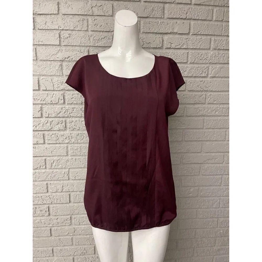 Loft Burgundy Pleaded Front Short Sleeve Size M